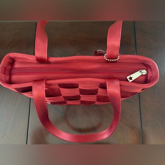 ❤️Red❤️Harvey’s Seatbelt Purse - Picture 4 of 7